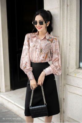 Kính râm với đồ công sở